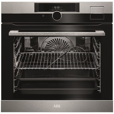 מיניליין יבואנית AEG ואלקטרולוקס משיקה סדרה של תנורי בישול ואפייה בטכנולוגיה חדישה –בתמונה תנור מדגם BSK289233M AEG oven SteamPro Sous Vide_